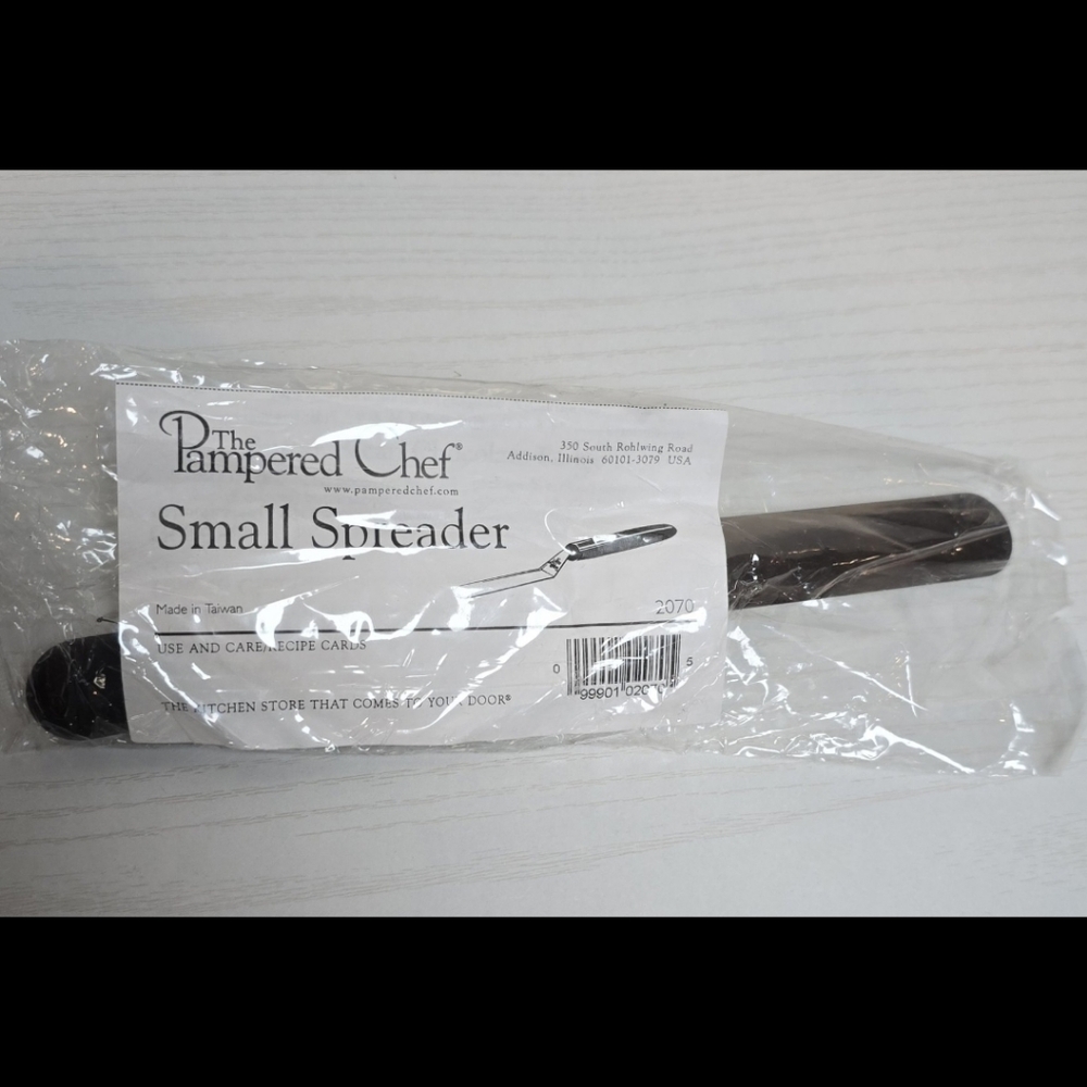 The Pampered Chef Small Spreader New 2070